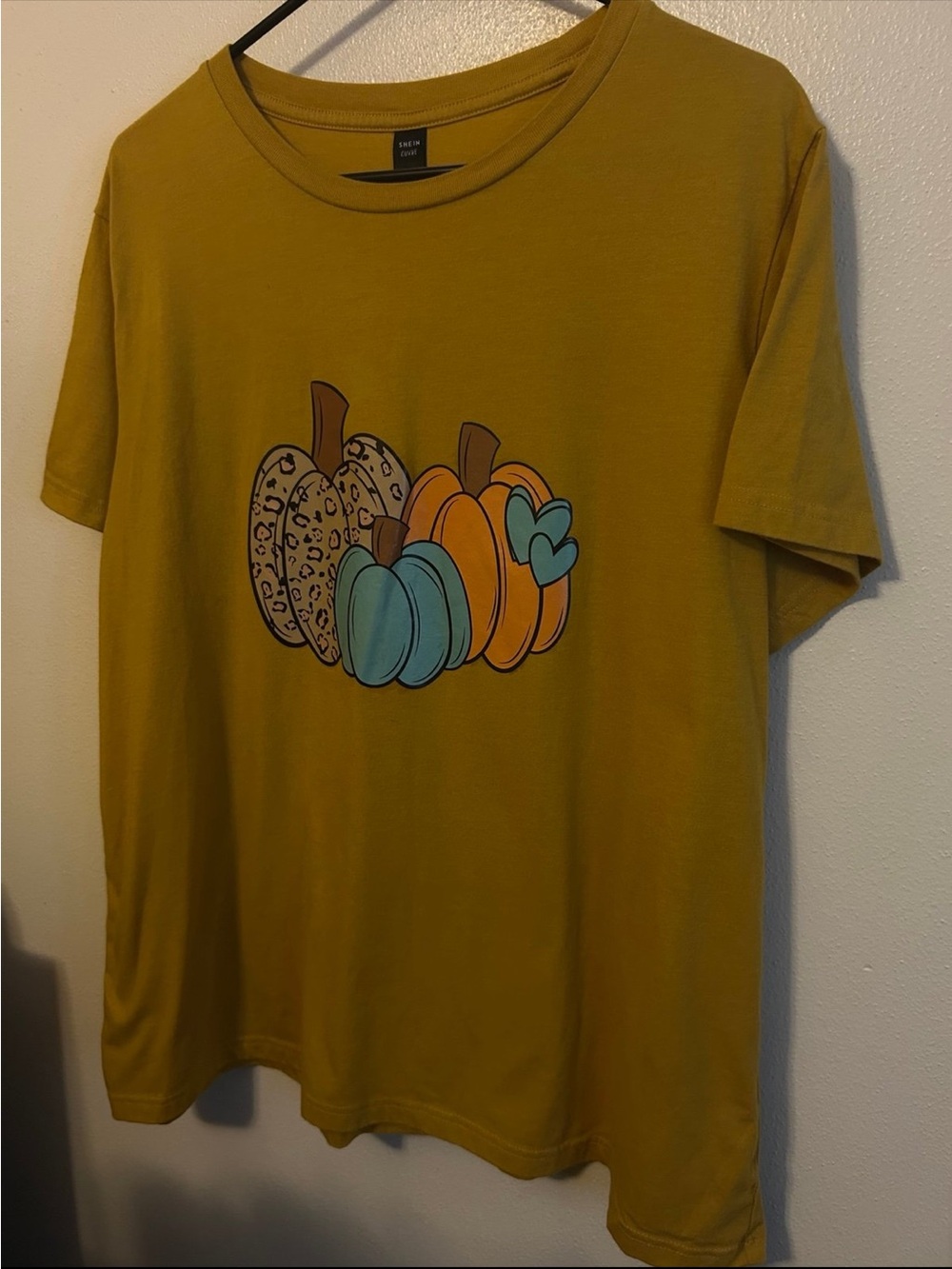 SHEIN Mustard Short Sleeve Pumpkin Graphic Tee